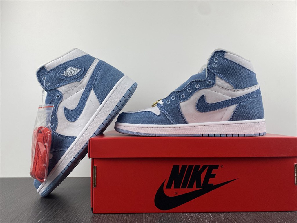 Air Jordan 1 High OG WMNS DM9036-104